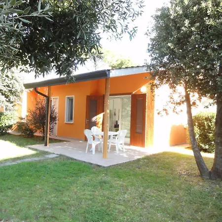 Dogi Sud 20 Nyaraló